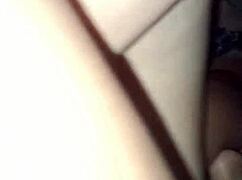 Cuckold mož gleda, kako sapioseksualno ženo močno jebe nov bik