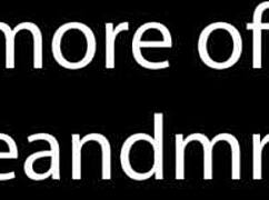 hé, bekijk zoenen, knuffels en gekke momenten in deze compilatie! 😘