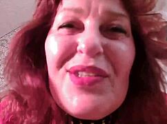 Moden Dawnskye i undertøj føler sig så feminin og sexet i lace rester