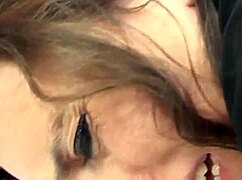 Milf arrapata in bondage implora di più dildo nel culo