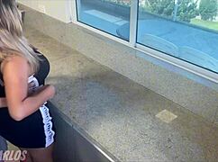 תענוג מטורף בסקס מטבח, דופקים טעים וזרע בתחת