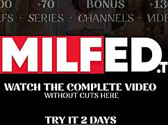 핫 의붓엄마 젊은 18+ 의붓아들 깨워 박아 😏