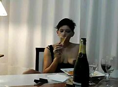 hey, guess what? perla lopez, that ninfomana psychologist, plans a wild weekend in entre ríos watching movies and getting off hard!