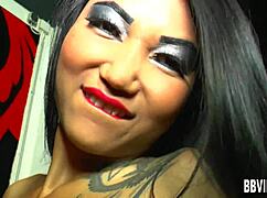 Asian nympho fucks with toy