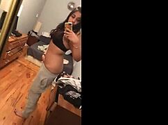 college babe teases with hot body and dabsmash