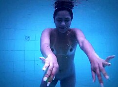 Why does the novinha get a cumshot in her mouth by the pool