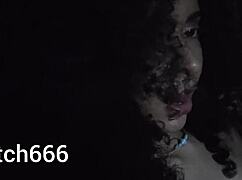 I exibindo my tits and ass on street