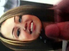 cumming all over miley cyrus in this celebrity scene 😏