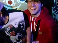 Giovanni Spiassi Pegando No Pau Do Amigo Na Balada Gay Taty Cass