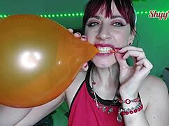 shyyfxx playing with balloons, popping fetish fun 😜