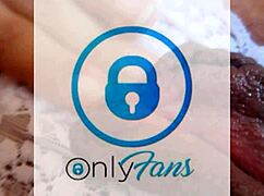 Chica se masturba con lenceria sexy en POV