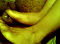 Sexy ebony latina gives footjob in the hood 😍