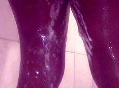 Naejae Keeps It SQUEAKY CLEAN