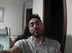 lunna vaz, latina brunette brazilian amateur, shaving her little pussy suggestively