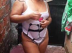 hot cousin masturbates while bathing on the floor