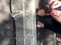 elizabeths dirty feet