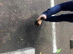 elizabeths dirty feet
