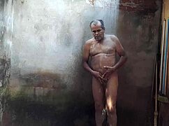 Amateur Gay Bath in Relaxing Setting