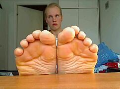 Enjoying those plump, meaty toes.