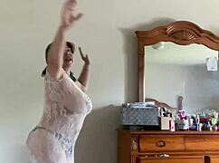 she says SI SI NO NO MM during the sexy scene