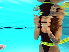 katya nakolkina shows perfect ass underwater!