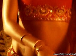 lay her down, this indian beauty dances solo 😍