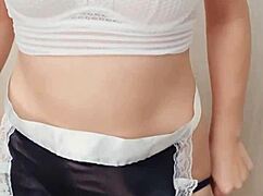 novinha after cleaning got so excited she started touching herself