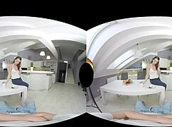 Caroline Ardolino masturbates intensely