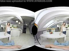 Caroline Ardolino masturbates intensely