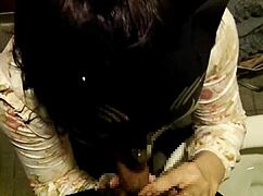 ayumi gives blowjob and gets cumshot