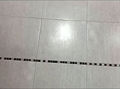 Caramelo Dulfer Toma Baño With Dildo Masturbation!