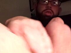 i'm jerking this hot cock