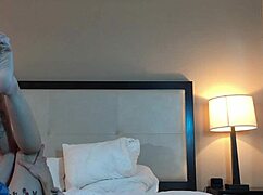 Eating Hot Petite 18+ Womans Shaved Pussy