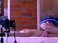 el apartamento se vuelve refugio de pasión entre hijastra y amante