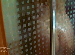 que culo tan rico tiene la amiga de mi novia, la follo de pie y descargo en sus nalgas