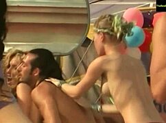 latina babes in circo rojo chapter 12