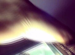 laura spreads her fat bbw pussy