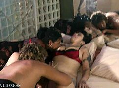 Play Between Girls With Grazy Sapeca And Nana Diaba