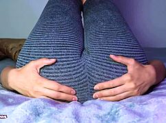 Wow, Look at This Sensual Pussy Play in Leggings!