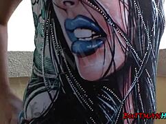 Susie clove spreading holes wide