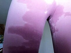 oh god, my yoga teacher squirts in leggings, totally cum covered!
