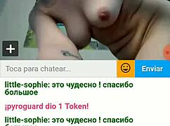 teen se nalguea mientras se corre webcam with tits and squirting