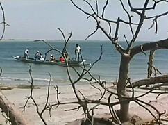 Have you seen Indian actress Kitu Gidwani topless in French film Black?