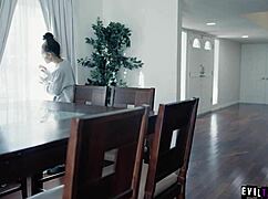 Scarlit Scandal Flirts with Delivery Guy