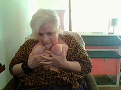 my big tits bounce and jiggle 😘