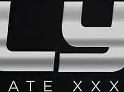 jasmine webb shows her big tits in threesome