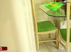 Padrasto Filma Enteada Almocando Sem Calcinha