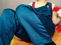 Painter masturbate her tight wet pussy with her worktools