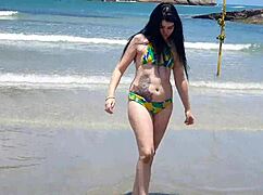 chillin with my girl paty and her big ass at the beach 😎