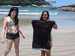 chillin with my girl paty and her big ass at the beach 😎